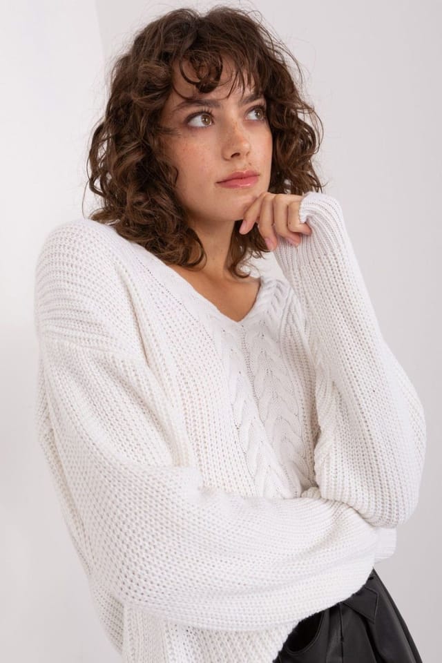 Love Lace Love Lace Women's Variegated Texture V Neck Acrylic Sweater in White - 2