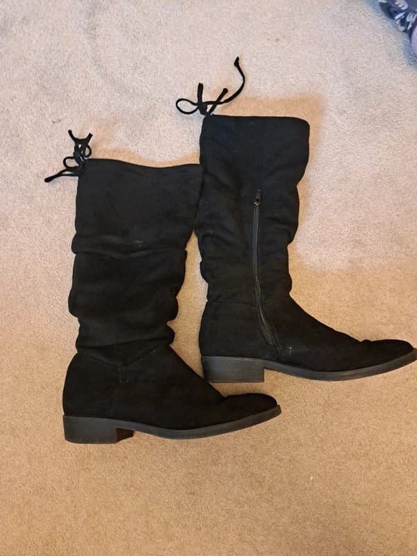 New Look New look black suede ruched boots