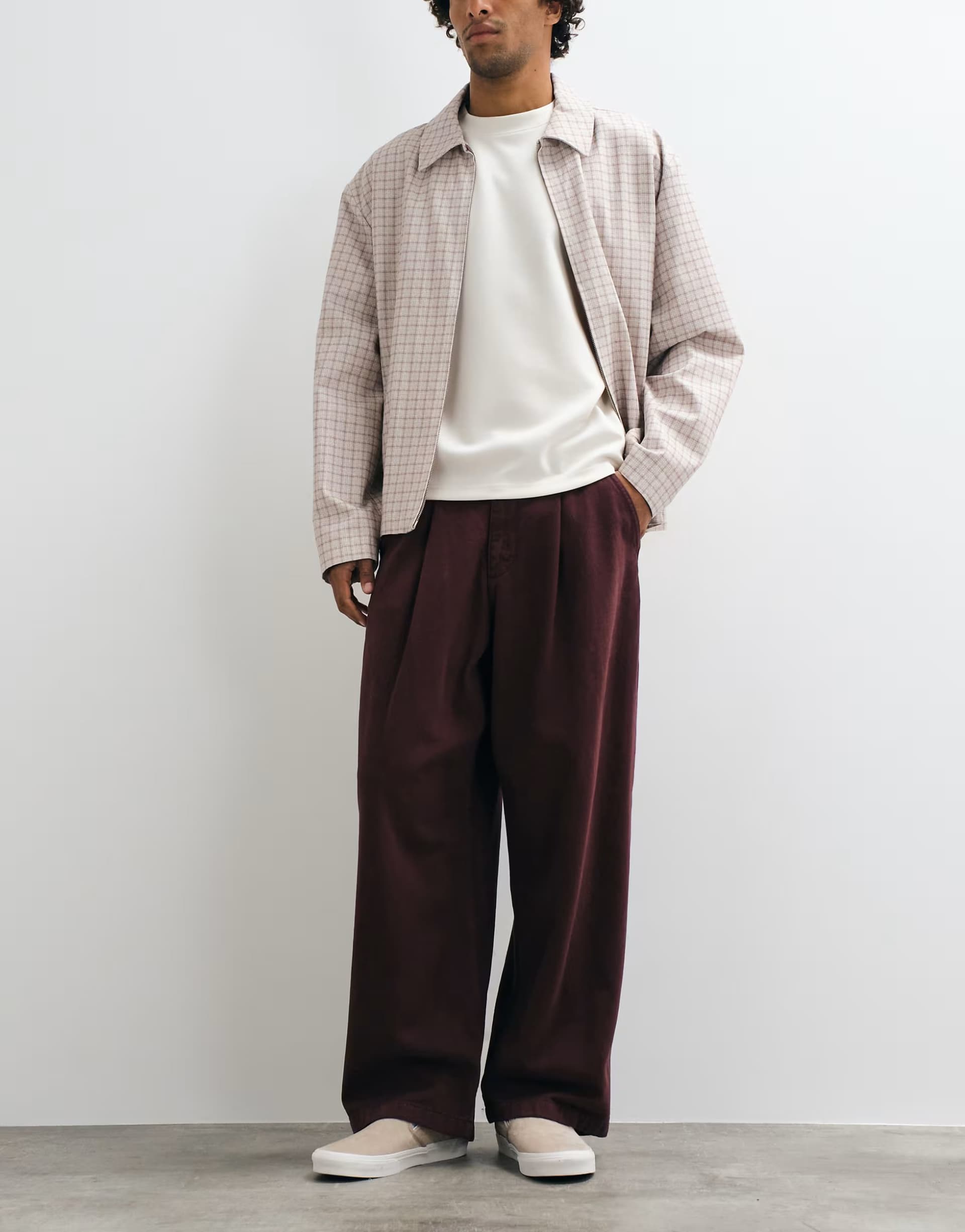 ASOS ASOS DESIGN barrel trousers in burgundy