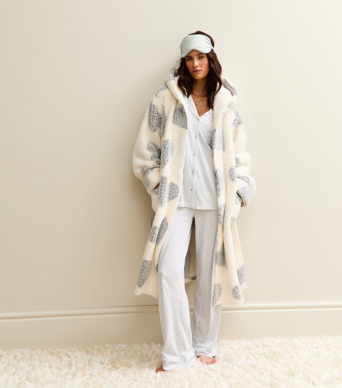 New Look Women's Grey Heart Pattern Borg Texture Robe New Look - 4