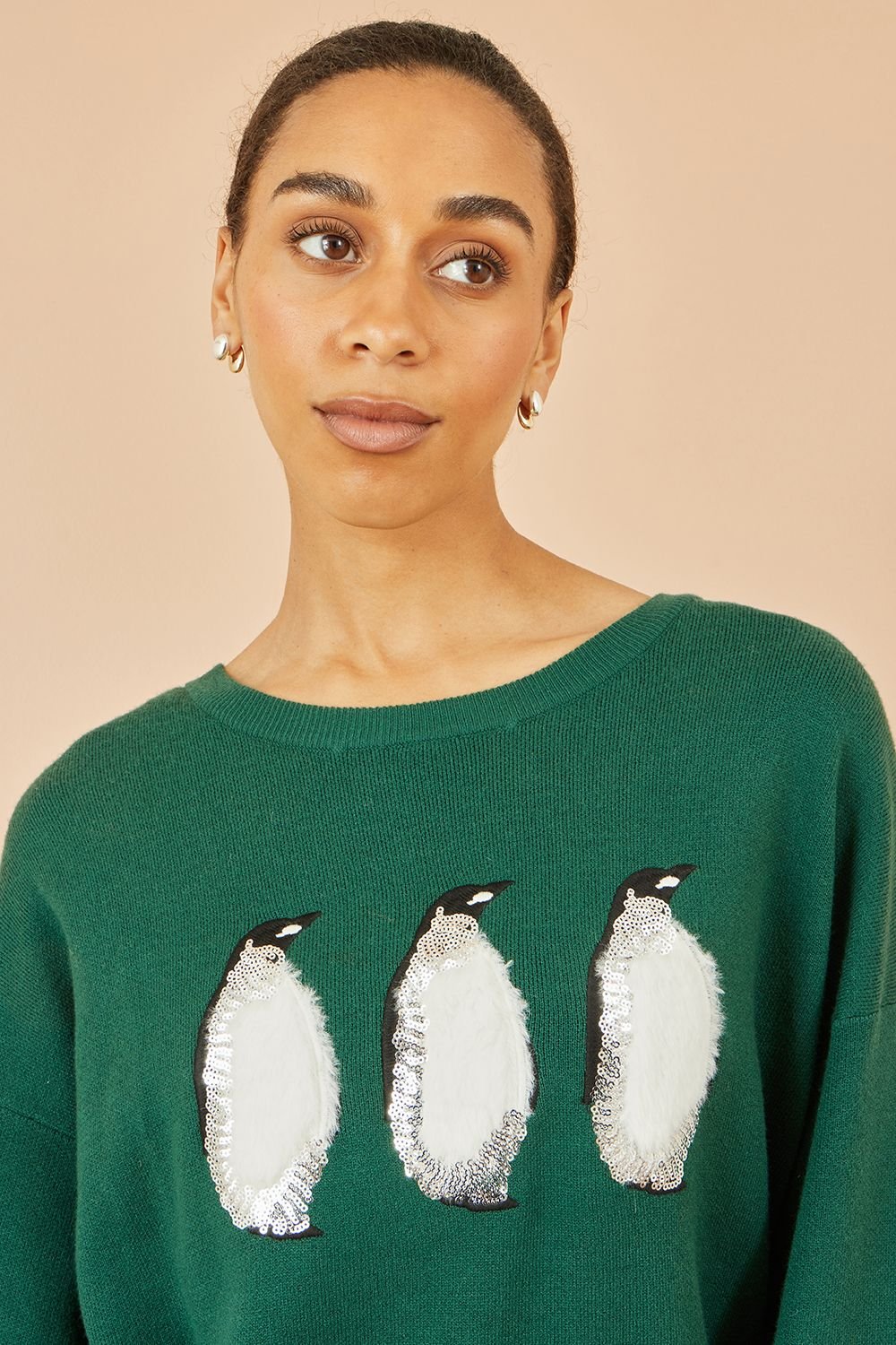 Yumi Yumi Women's Christmas Festive Penguin Knitted Jumper in Green - 4