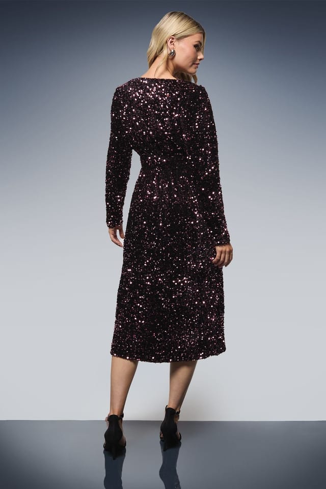 Dorothy Perkins Dorothy Perkins Women's Velvet Sequin Wrap Midi Dress in Lilac - 3