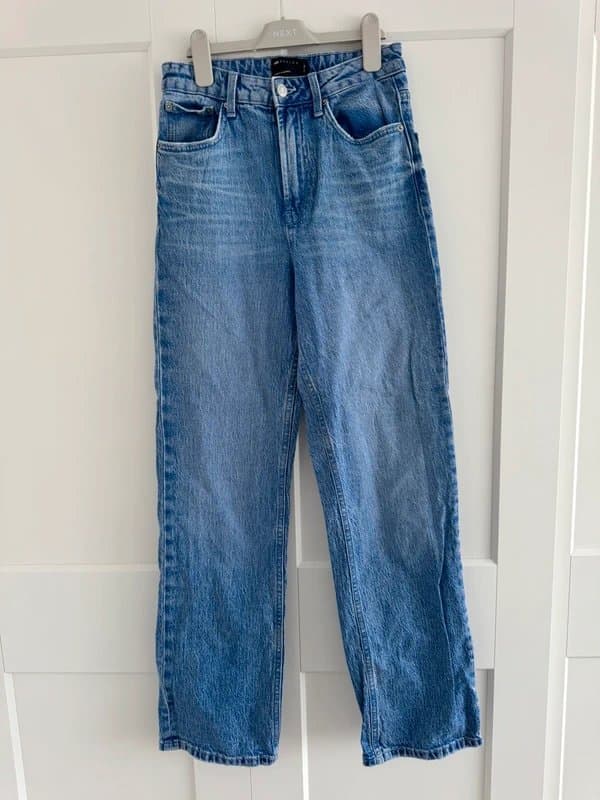 ASOS Design Woman’s asos straight leg jeans size 8 / 32