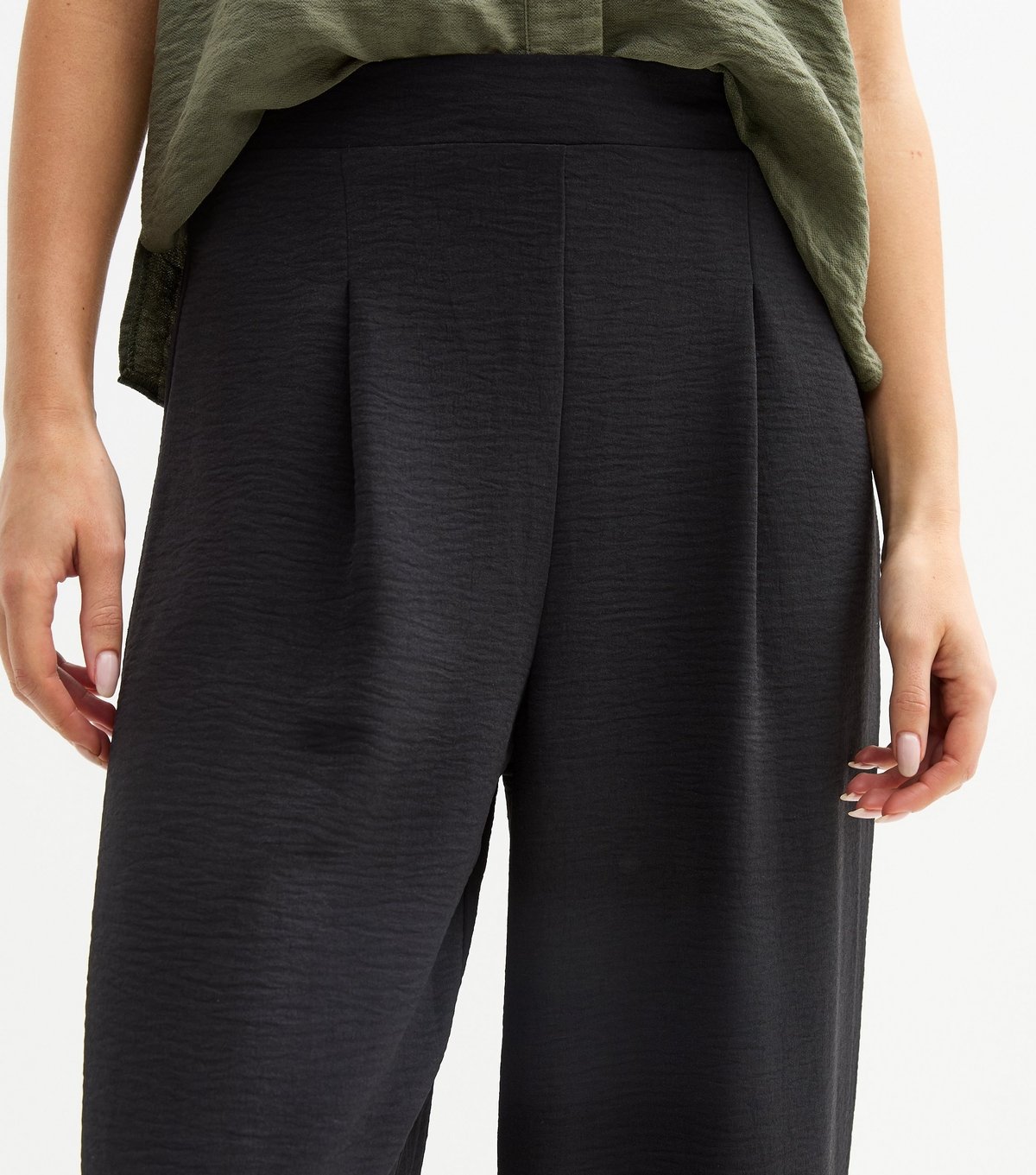 New Look Women's Black Pleated Front Wide Leg Trousers New Look - 2