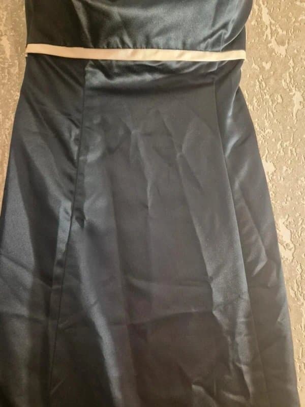 Forever Yours Elegant Midnight Navy Blue Satin Prom/Formal Gown size 8/10 excellent condition