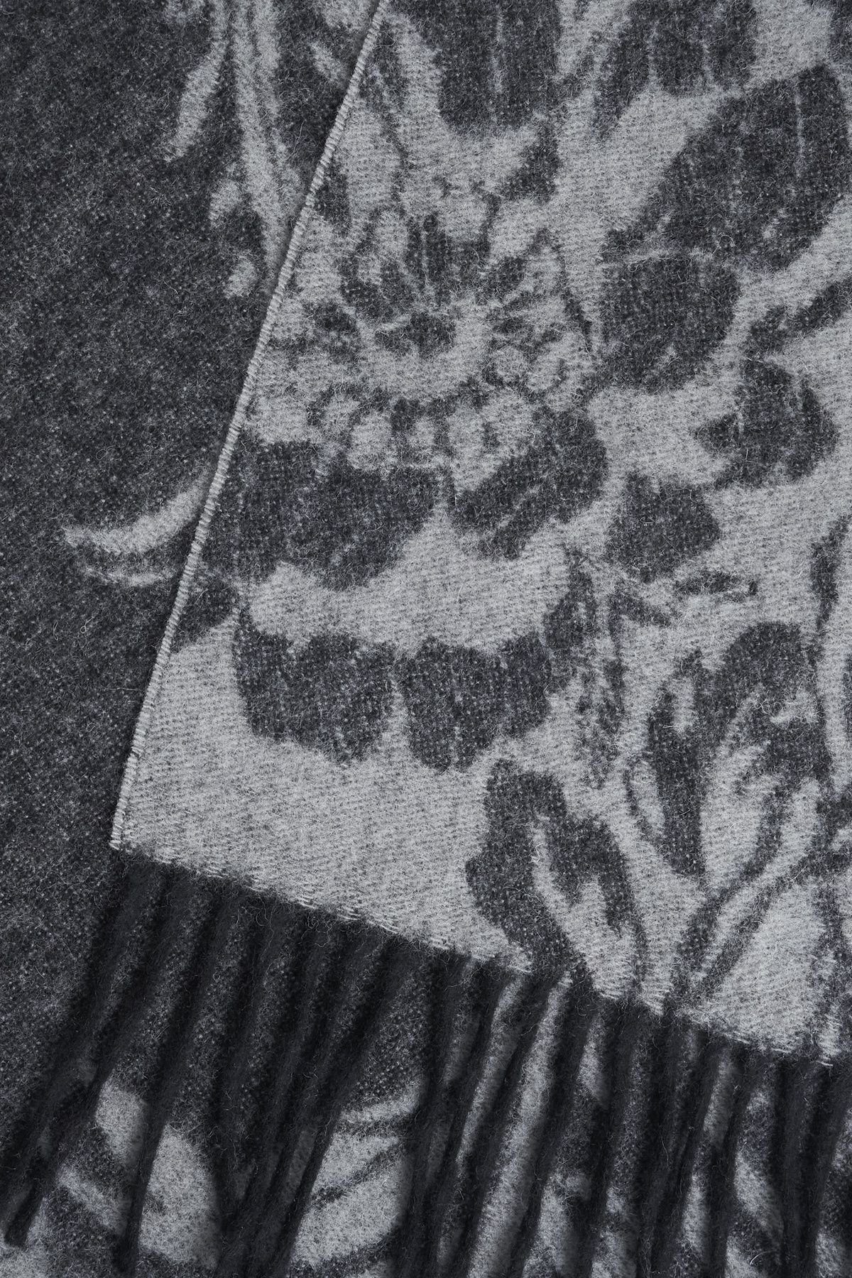 Hobbs London Hobbs London Women's Paula Wool Scarf in Charcoal - 4