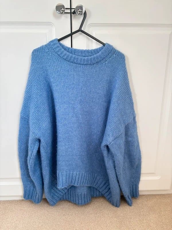 ASOS ASOS design oversized crew neck jumper with curved hem in blue