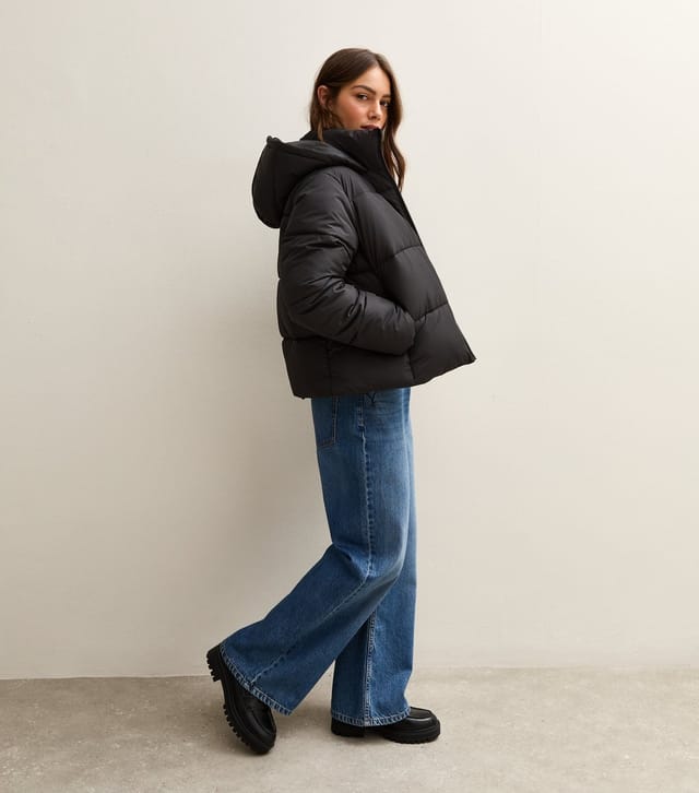 New Look Women's Petite Black Hooded Cropped Puffer Jacket New Look - 3