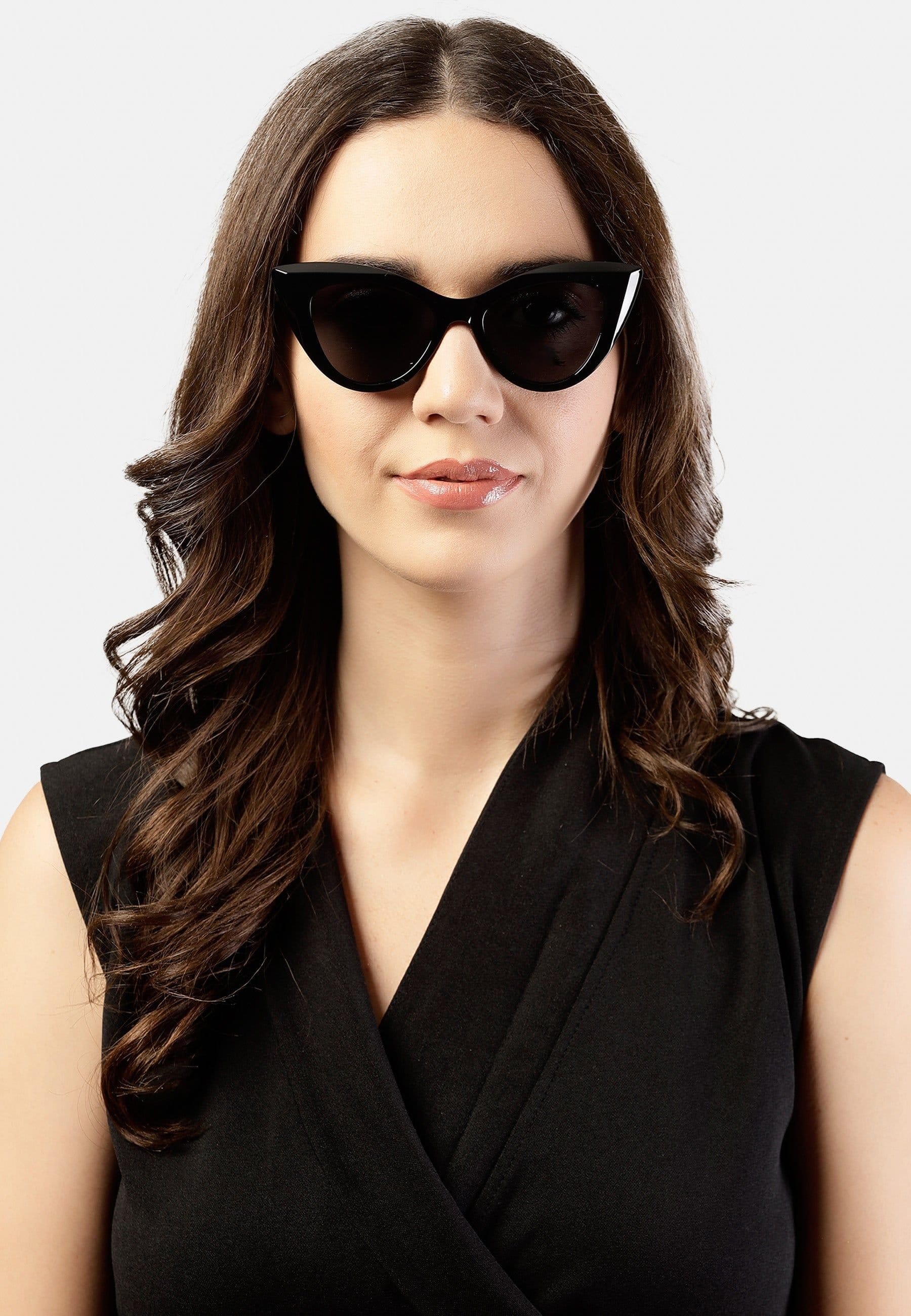 AVANT-GARDE PARIS AVANT-GARDE PARIS Women's Chic Cat Eye Polarized Sunglasses in Black - 4