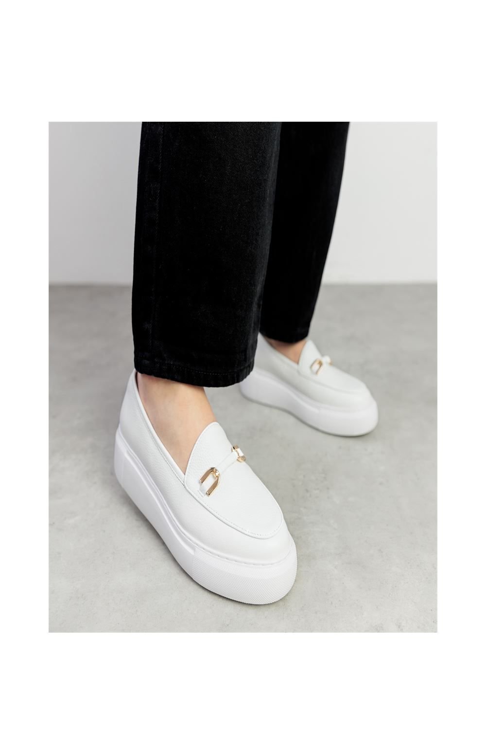 Moda In Pelle Moda In Pelle Women's 'Chamomile' Leather Loafers in White - 2