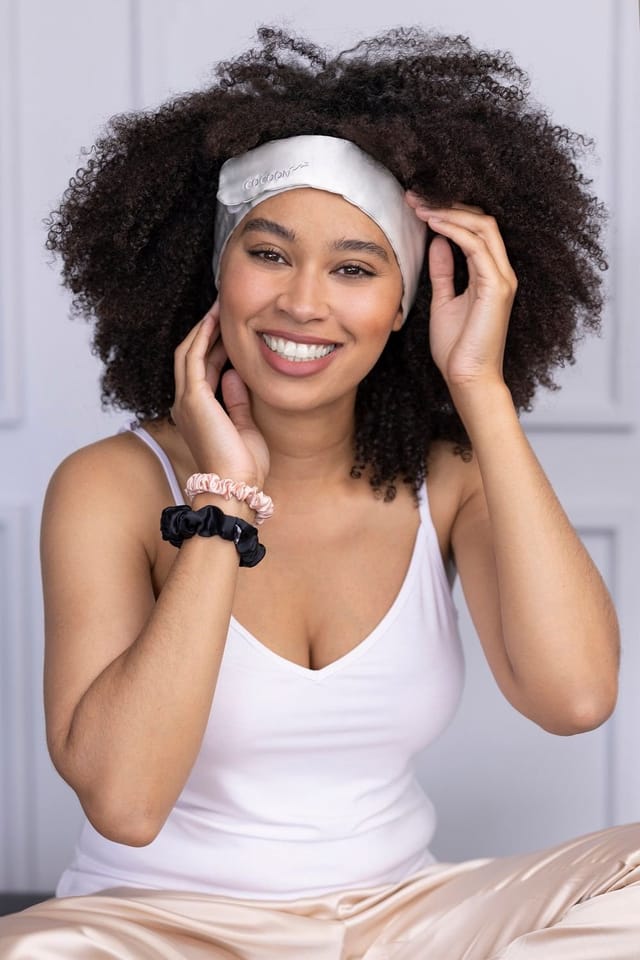 Belledorm Belledorm Women's Cocoonzzz Mulberry Silk Headband in Light Grey - 3