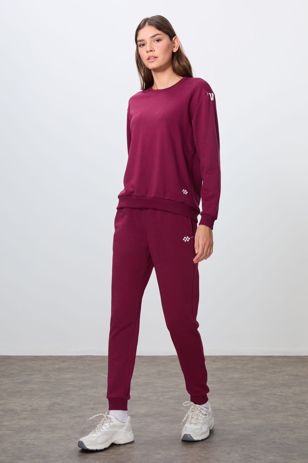Tommy Life Tommy Life Women's Oversized Cotton-polyester Sweatshirt & Pants Set in Burgundy