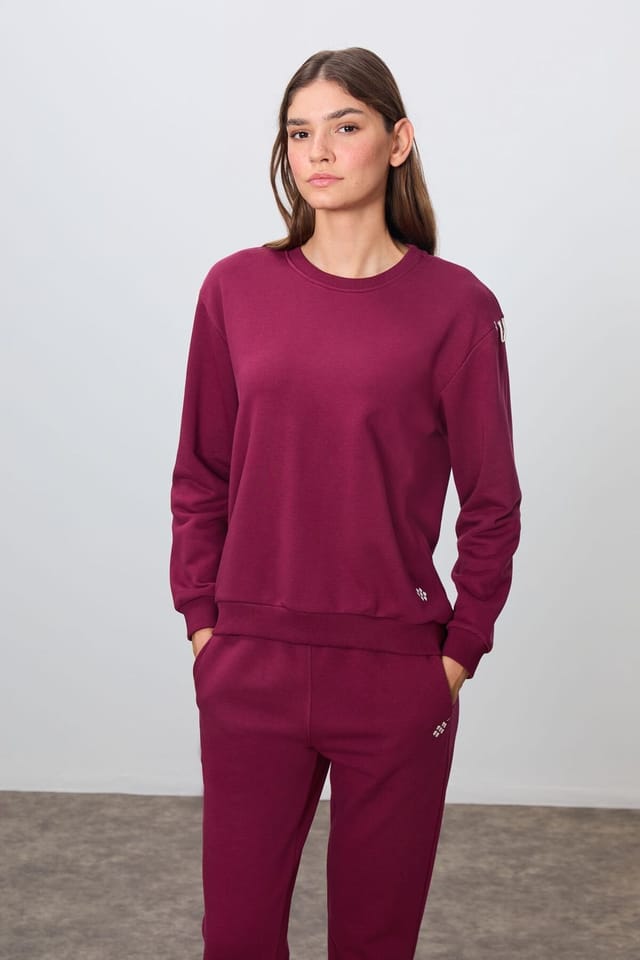 Tommy Life Tommy Life Women's Oversized Cotton-polyester Sweatshirt & Pants Set in Burgundy - 2