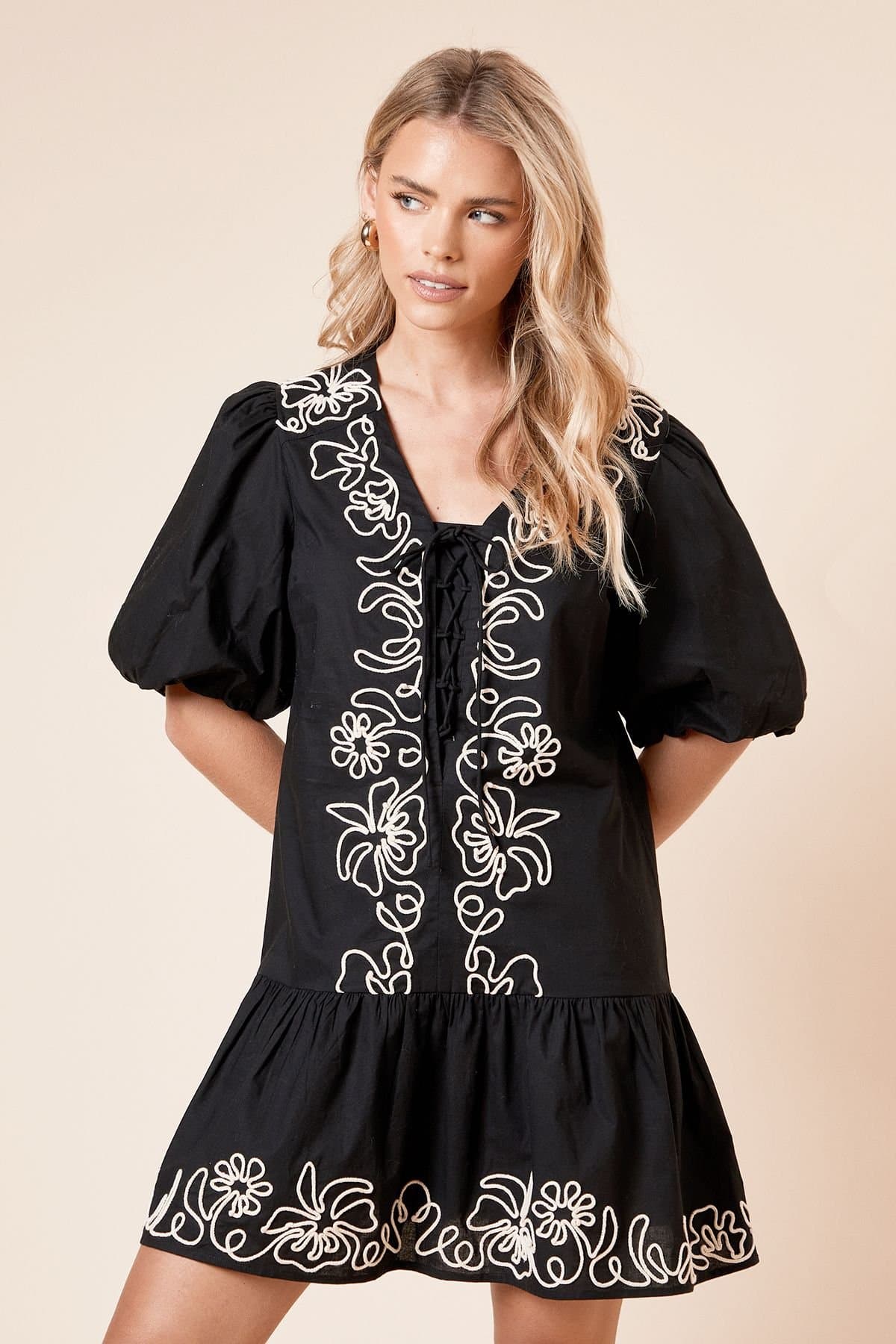 Dorothy Perkins Dorothy Perkins Women's Petite Cornelli Poplin Mini dress in Black