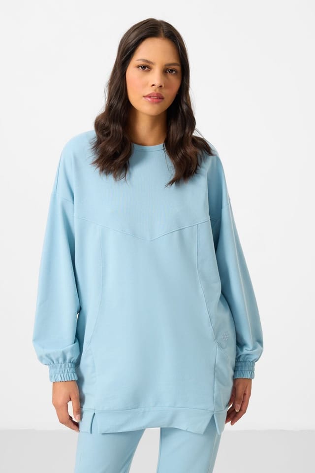 Tommy Life Tommy Life Women's Oversized Fleece Sweatshirt & Pants Set in Baby Blue - 2