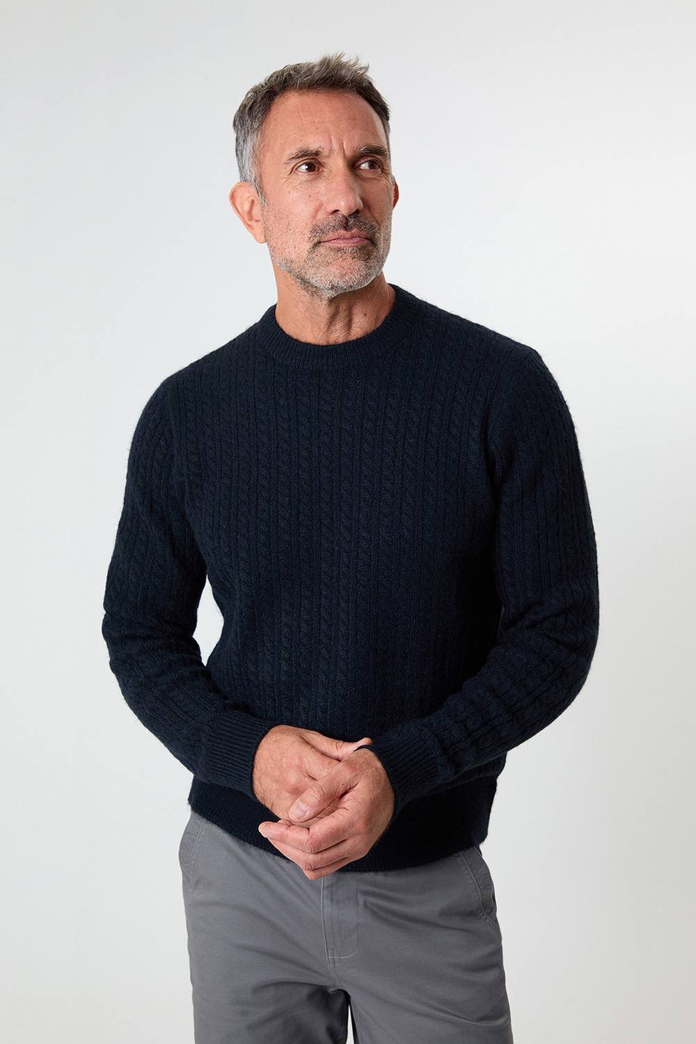 Saltwell Saltwell Men's Cable Knit Crew Neck Jumper in Navy - 4