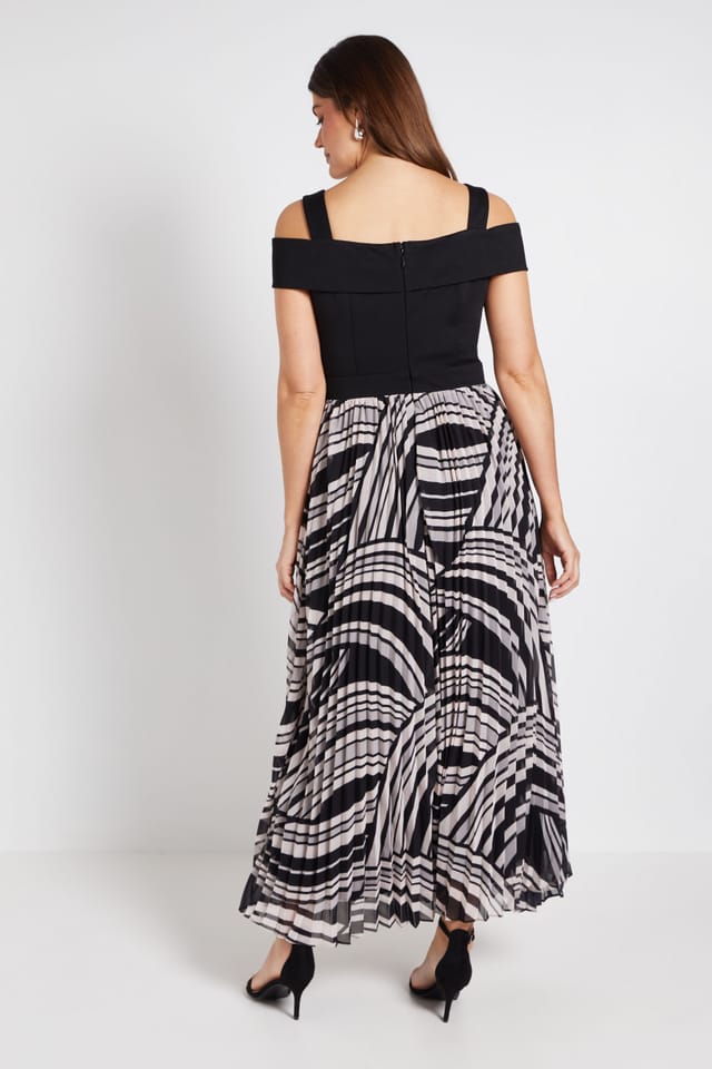 Wallis Wallis Women's Ponte Cold Shoudler Pleated Maxi Dress in Black - 3