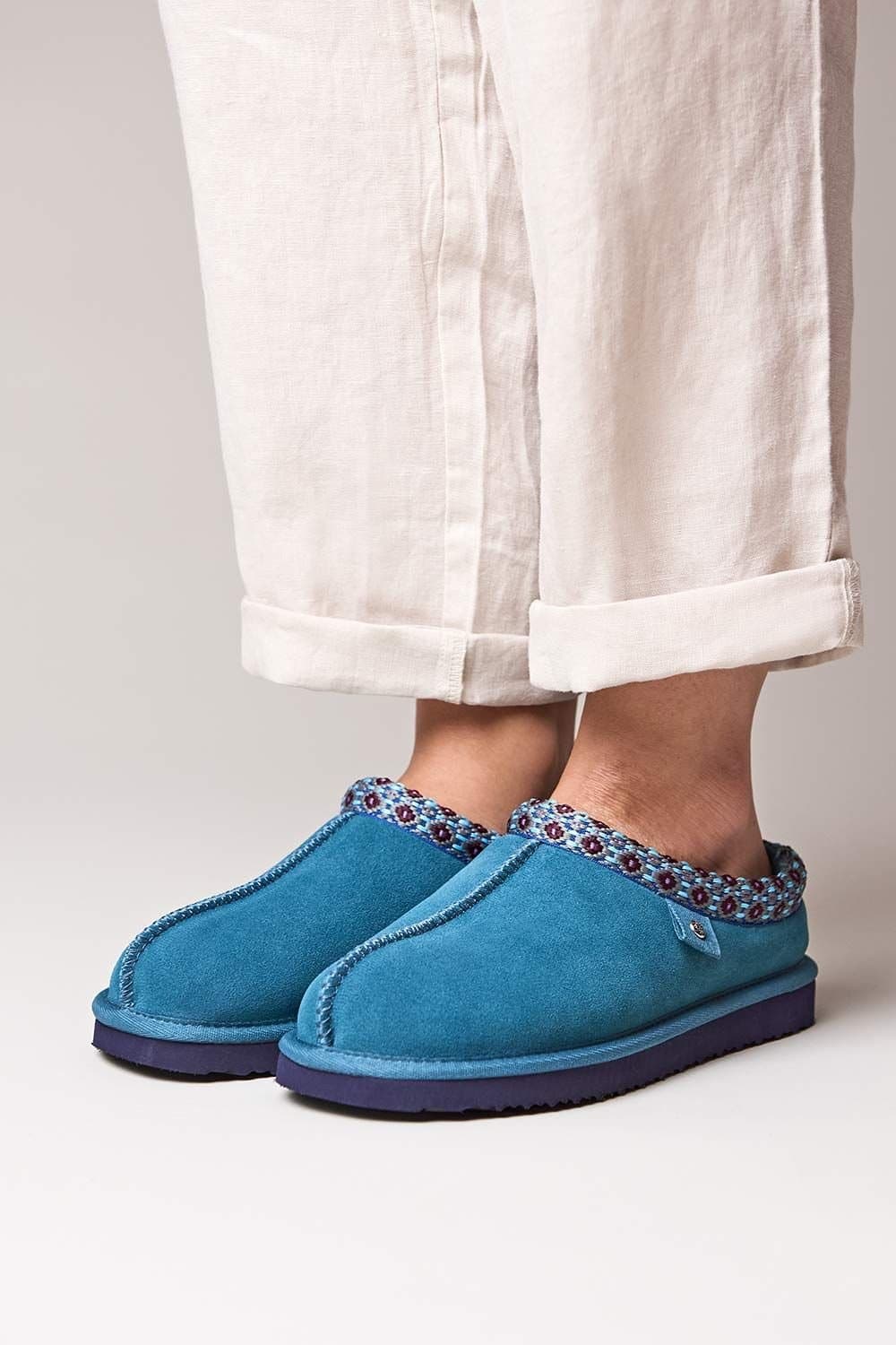 Moshulu Moshulu Women's 'Kimoto 2' Scandi Style Sheepskin Slippers in Teal