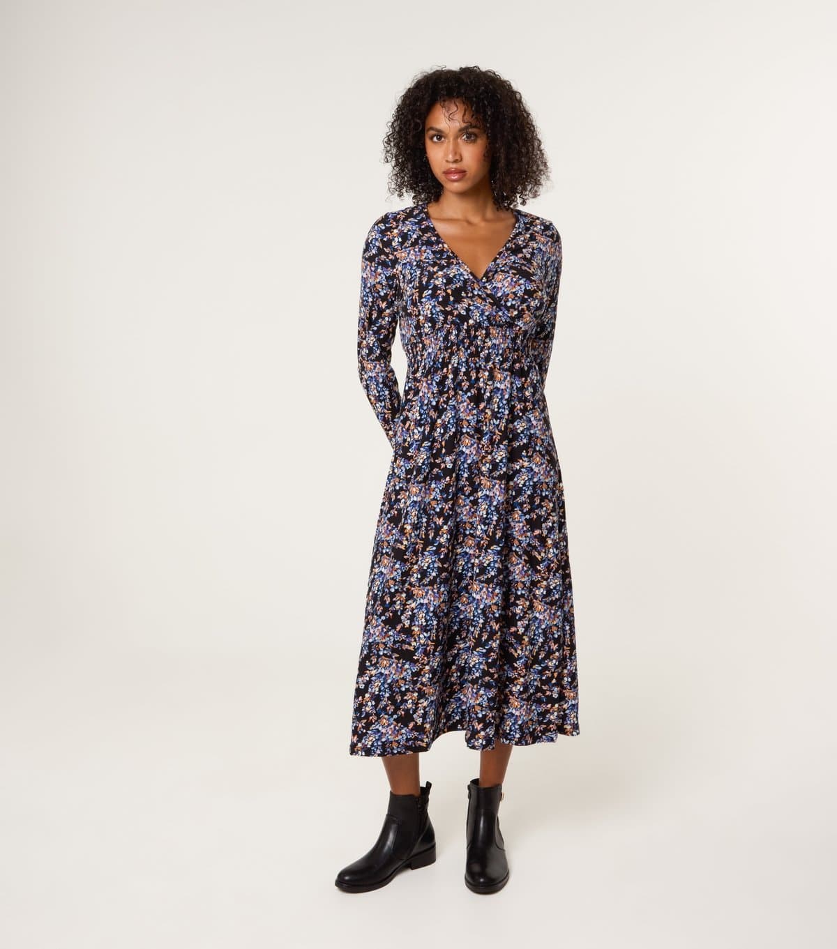 Blue Vanilla Women's Black Floral Print V-Neck Midi Dress Blue Vanilla New Look