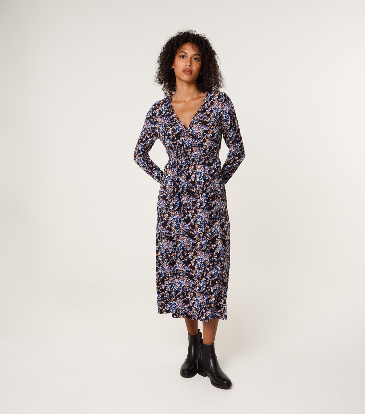 Blue Vanilla Women's Black Floral Print V-Neck Midi Dress Blue Vanilla New Look - 4