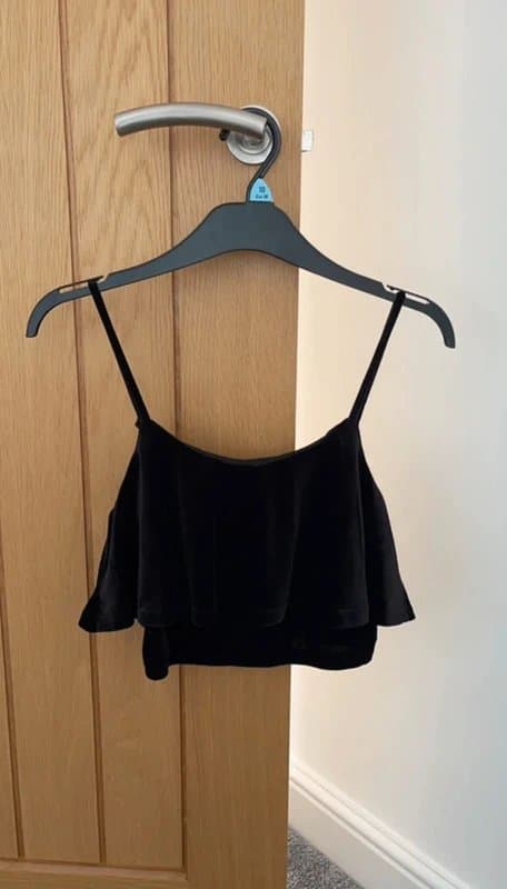 New Look New Look black velvet crop top SIZE 8