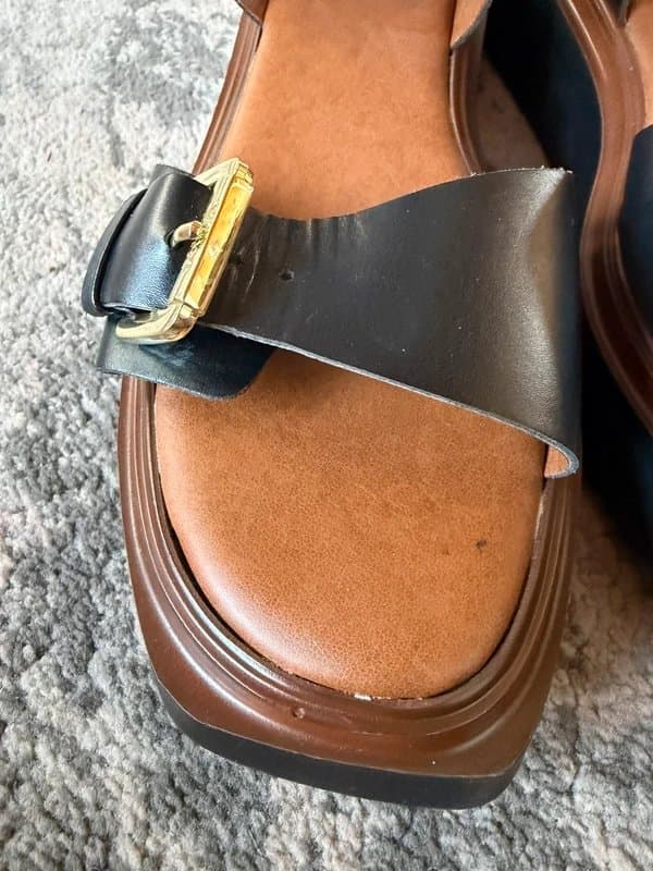 Dune London Dune London black leather dual buckle flatform sandals. Size 7