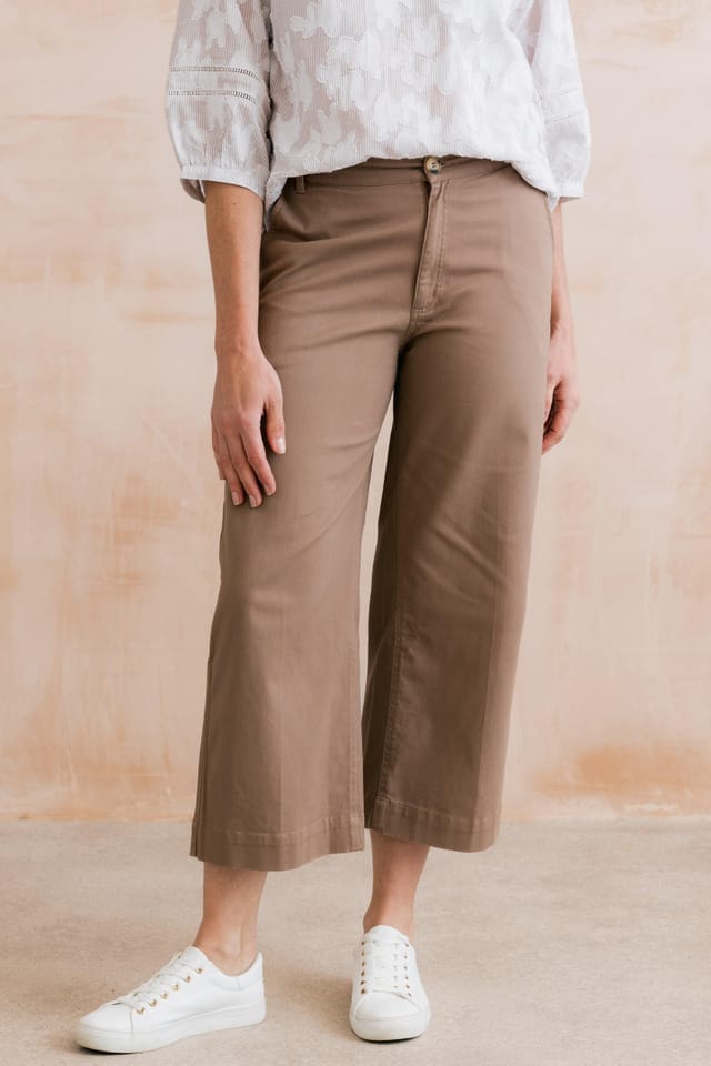 Lily & Me Lily & Me Women's Isla Wide-leg Stretch Cotton Cropped Trousers with Patch Pocket in Brown - 2