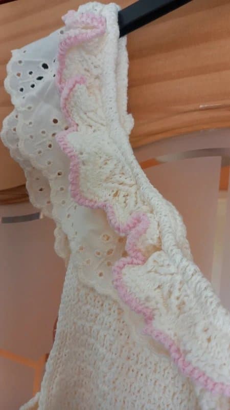 ASOS Design Brand new ladies Cream Knitted Top with Broderie Anglaise Trim from Asos Design (Size M 12-14)