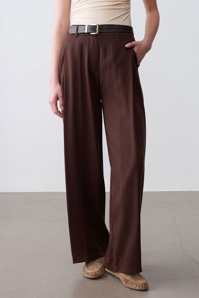 Dilvin Dilvin Women's Pleated Wide-Leg Trousers in Chocolate - 3