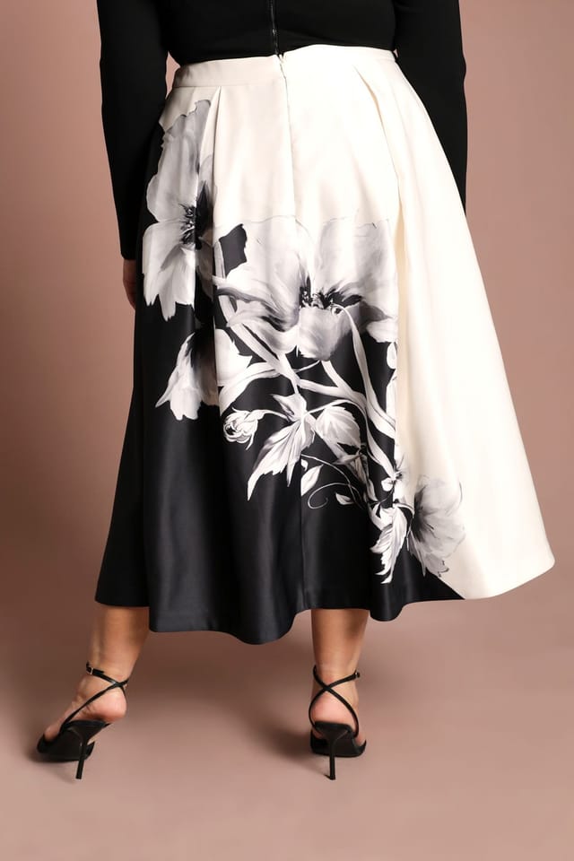 Coast Coast Women's Plus Satin Midi Skirt With Placement Print in Mono - 3