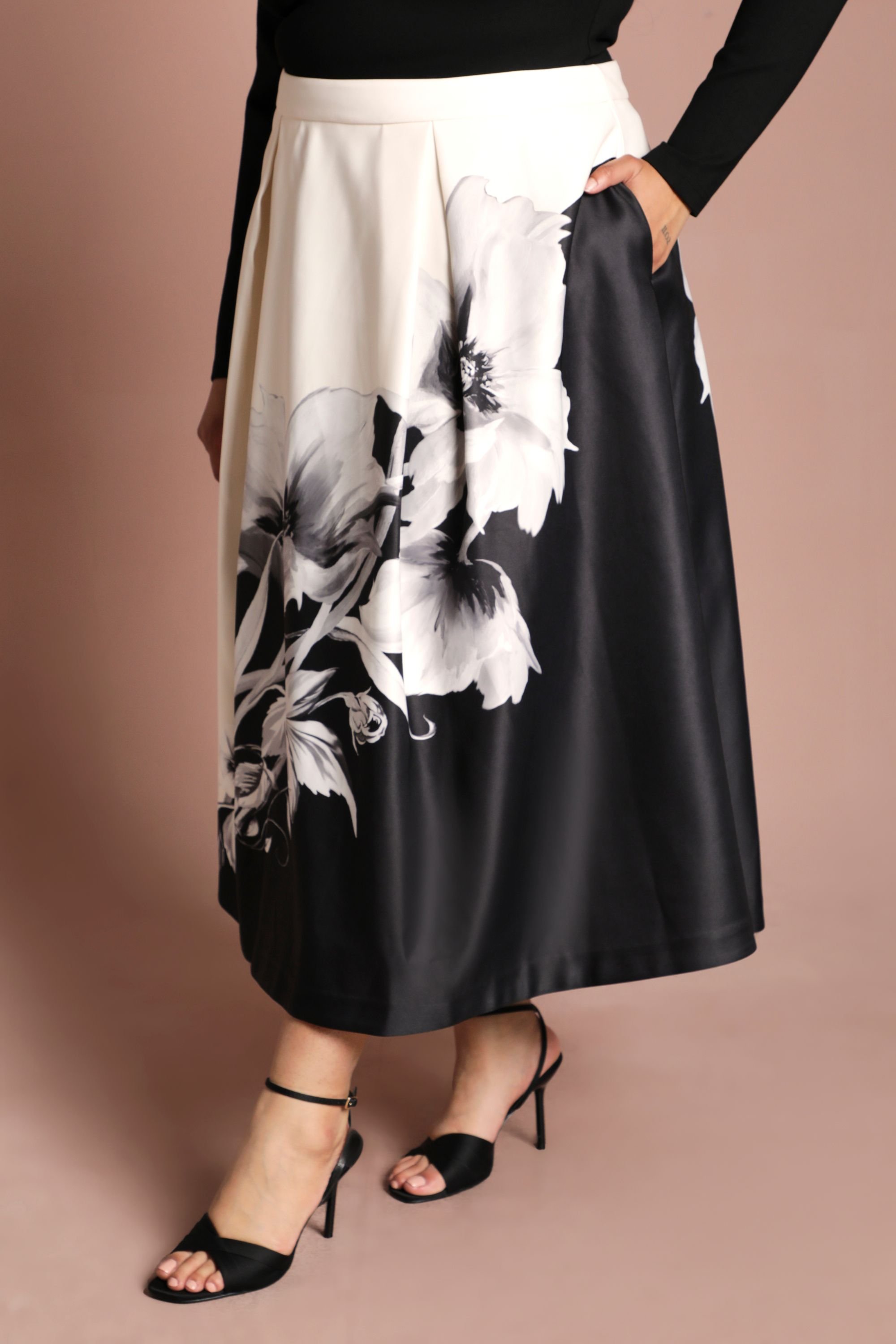 Coast Coast Women's Plus Satin Midi Skirt With Placement Print in Mono - 4