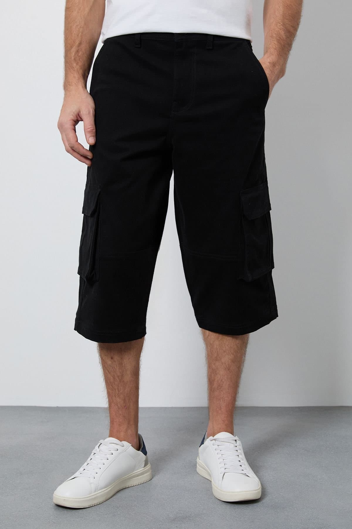 Maine Maine Men's Black 3/4 Cotton Cargo Shorts