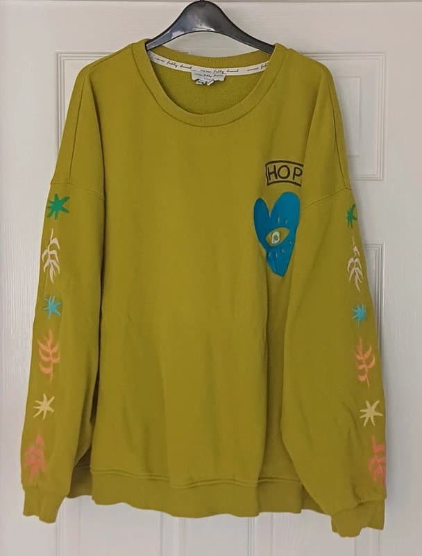 Never Fully Dressed Never Fully Dressed Gorgeous Green Oversized Sweatshirt- size 18