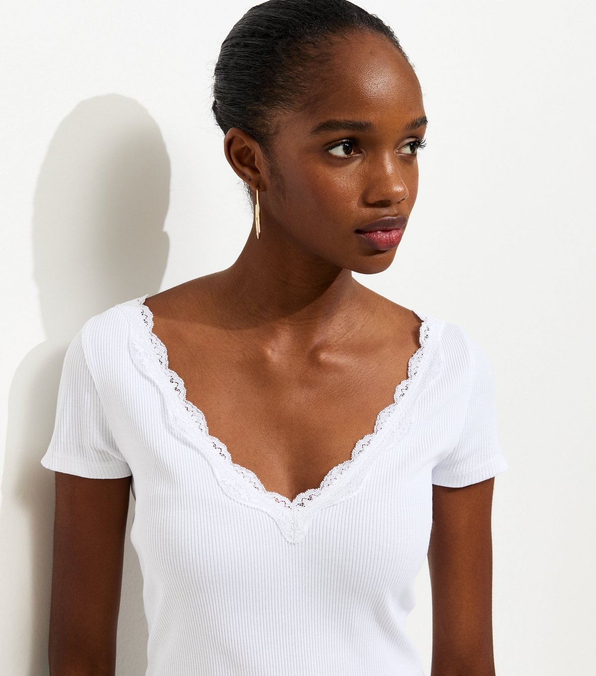 New Look Women's White V Neck Lace Trim Top New Look - 2