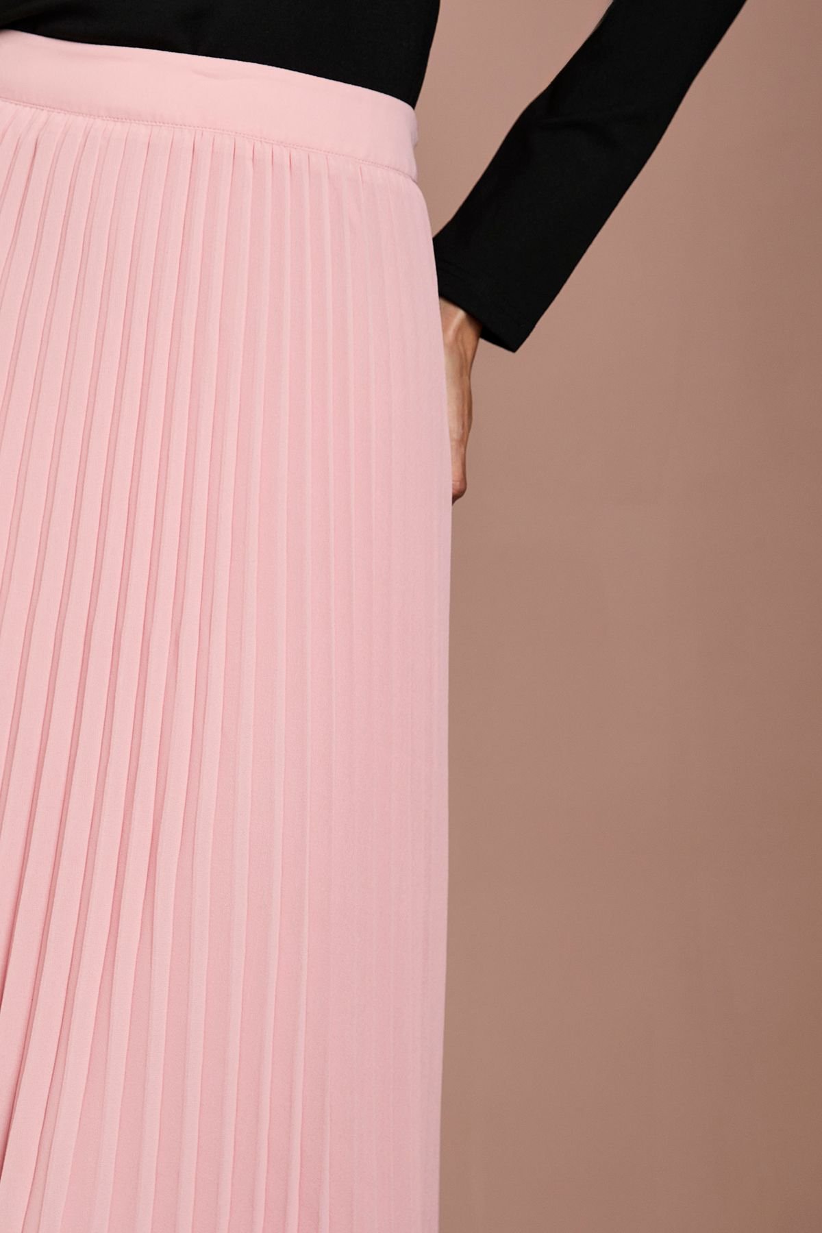 Coast Coast Women's Pleated Georgette Midi Skirt in Light Pink - 4