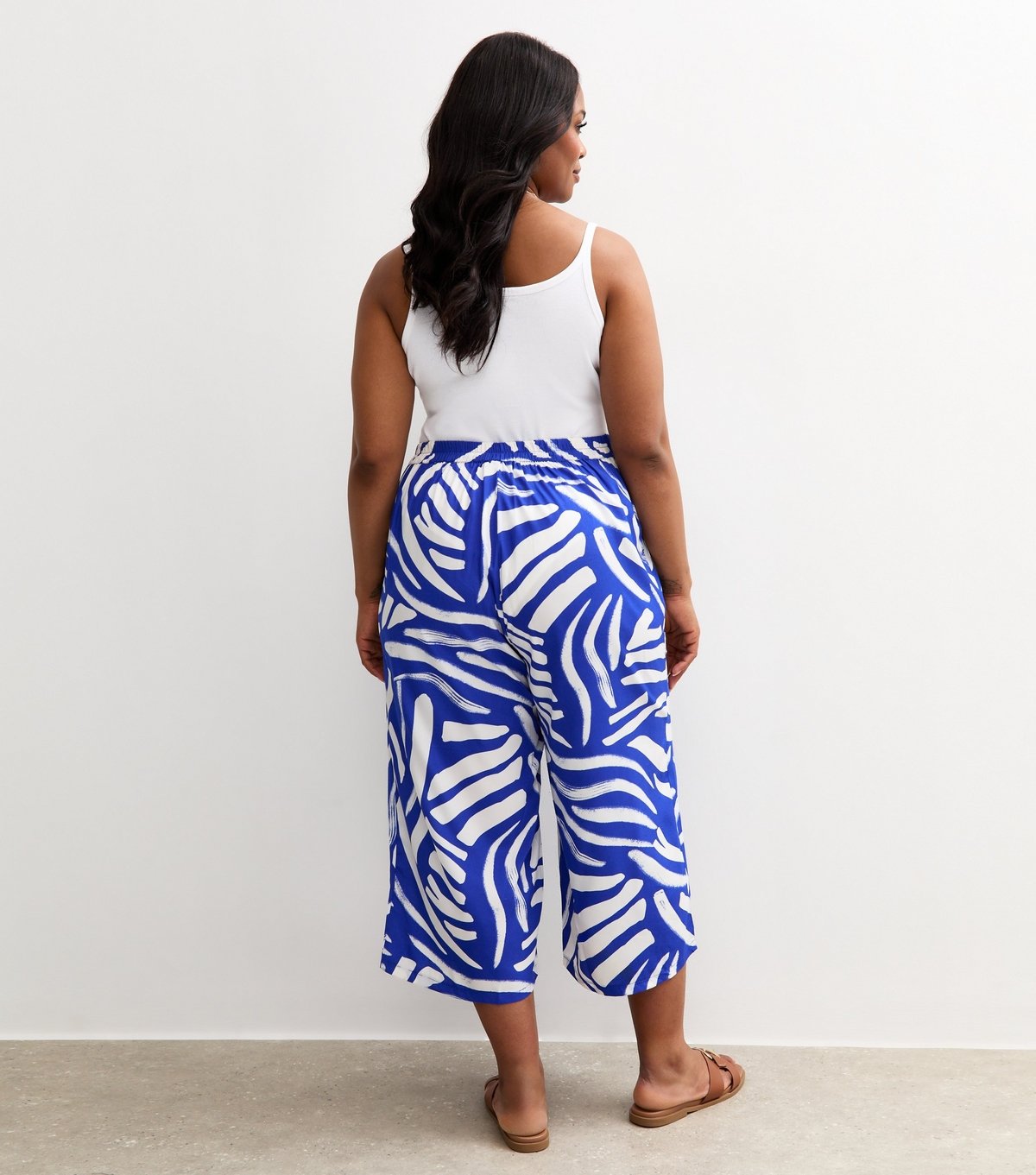 New Look Women's Plus Size Blue Abstract Print Cropped Trousers Curves New Look - 4