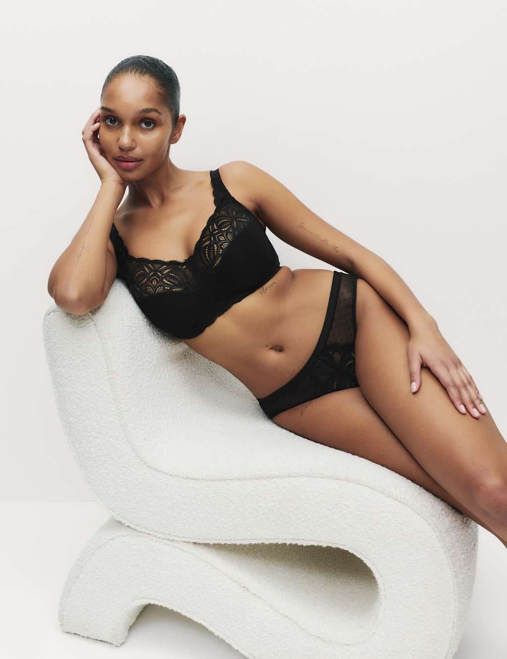 Marks & Spencer M&S Amelia Lace Non Wired Total Support Bra B-H Black
