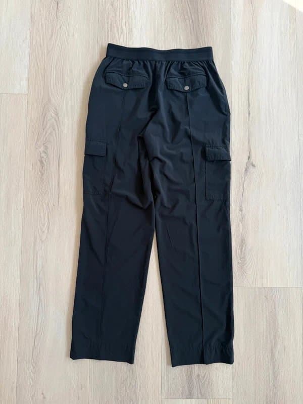 Athleta Athleta black venice cargo pant / size 8 / VGUC / $25