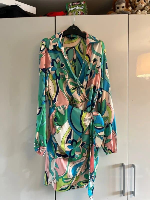 New Look Satin feel side tie ruched 70s style dress size 12