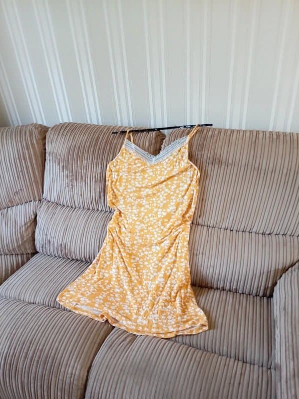 Summer Ladies size 10 yellow orange lace trim sun summer dress strap