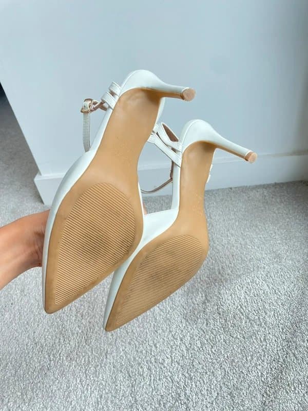 New Look New Look Comfort White Pointed Faux Leather Court Heels