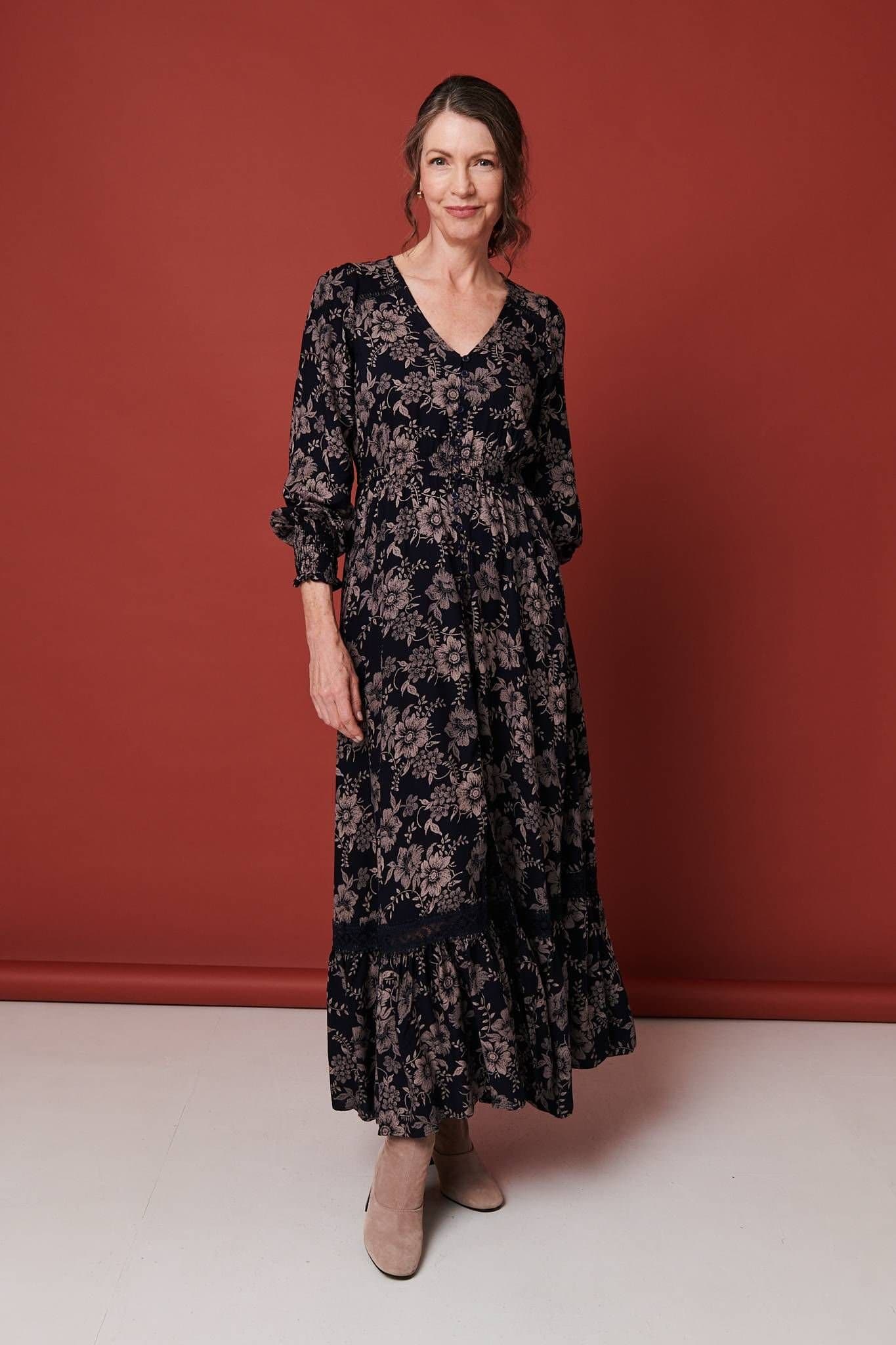 Izabel London Izabel London Women's Floral Lace Long Sleeve Maxi Dress in Blue