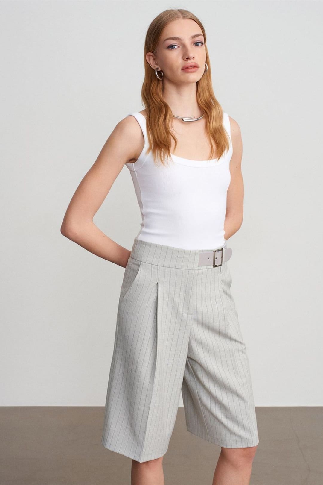 Dilvin Light Grey High-Waist Striped Tailored Shorts With Belt