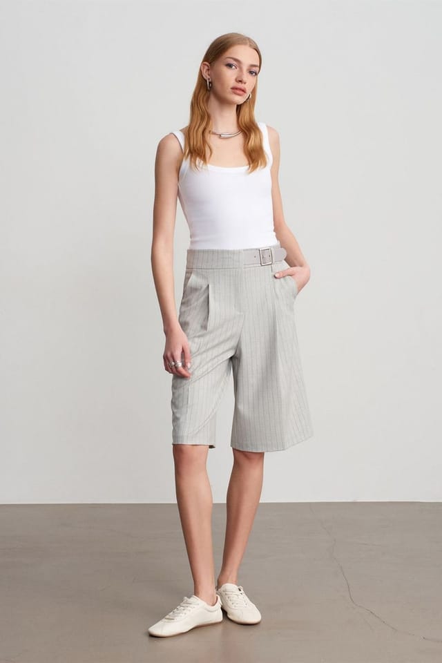 Dilvin Dilvin Women's High-Waist Striped Tailored Shorts With Belt in Light Grey - 3