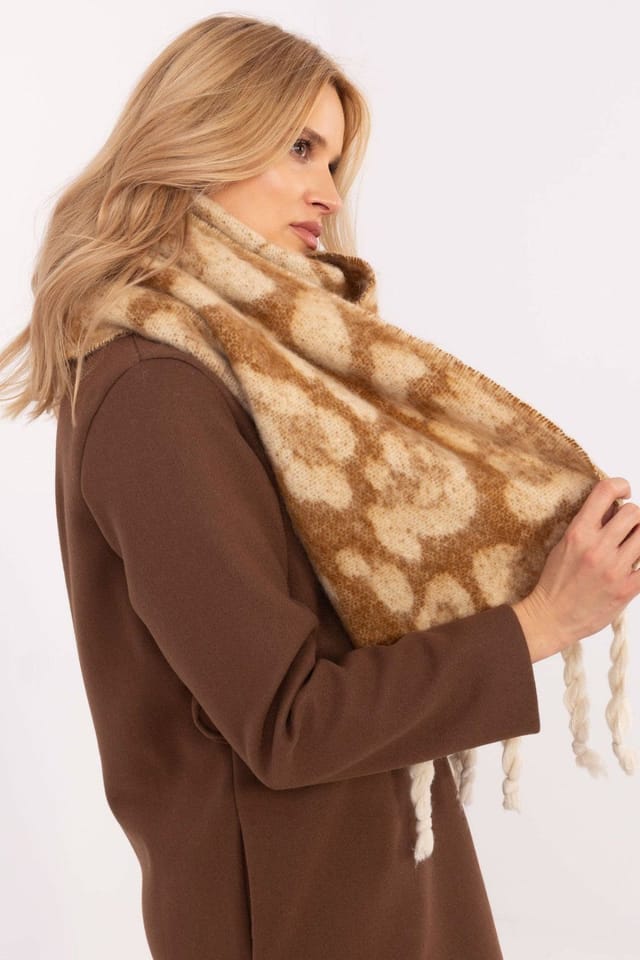 Love Lace Love Lace Women's Elegant Animal Motif Polyester Scarf with Fringes for Winter in Beige - 2