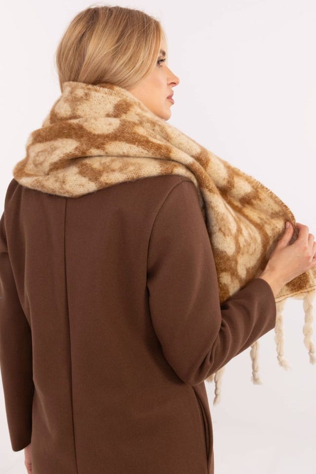Love Lace Love Lace Women's Elegant Animal Motif Polyester Scarf with Fringes for Winter in Beige - 3