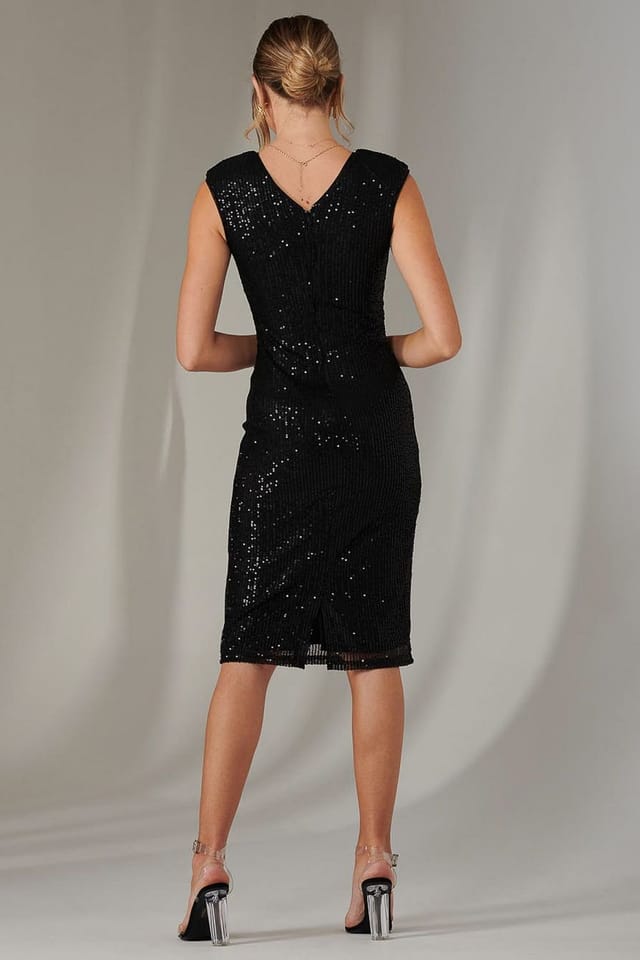 Jolie Moi Jolie Moi Women's Qaya Sequin V Neck Shift Dress in Black - 2