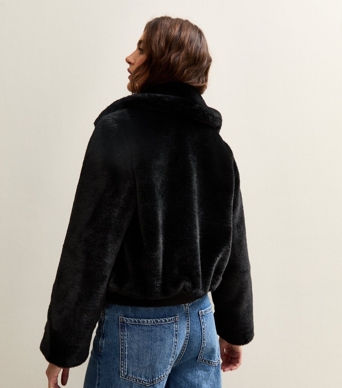 New Look Women's Black Faux Fur Bomber Jacket New Look - 4