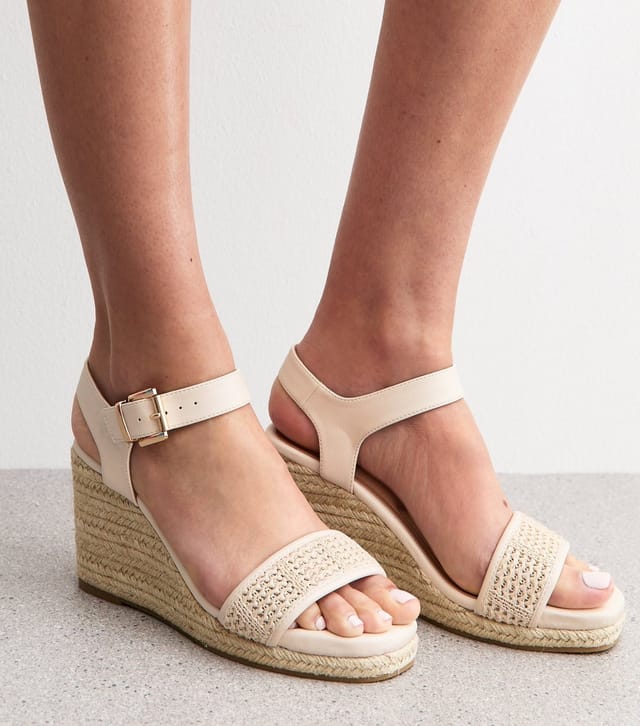 New Look Women's Wide Fit White Raffia Look Faux Leather Wedge Sandals Vegan New Look - 2
