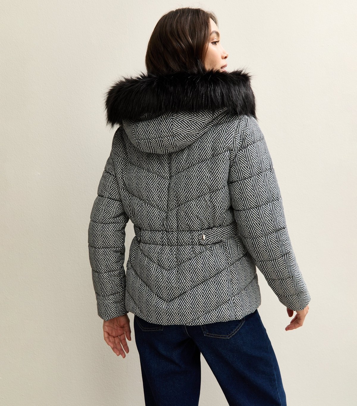 New Look Women's Black Pattern Print Faux Fur Trim Ski Puffer Jacket New Look - 4